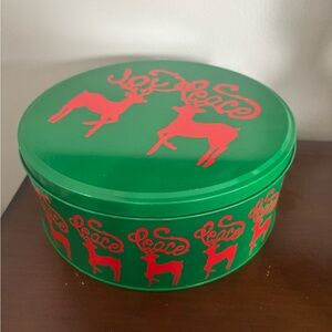 The Tinsmiths Craft Festive Green and Red Reindeer Holiday Tin VINTAGE